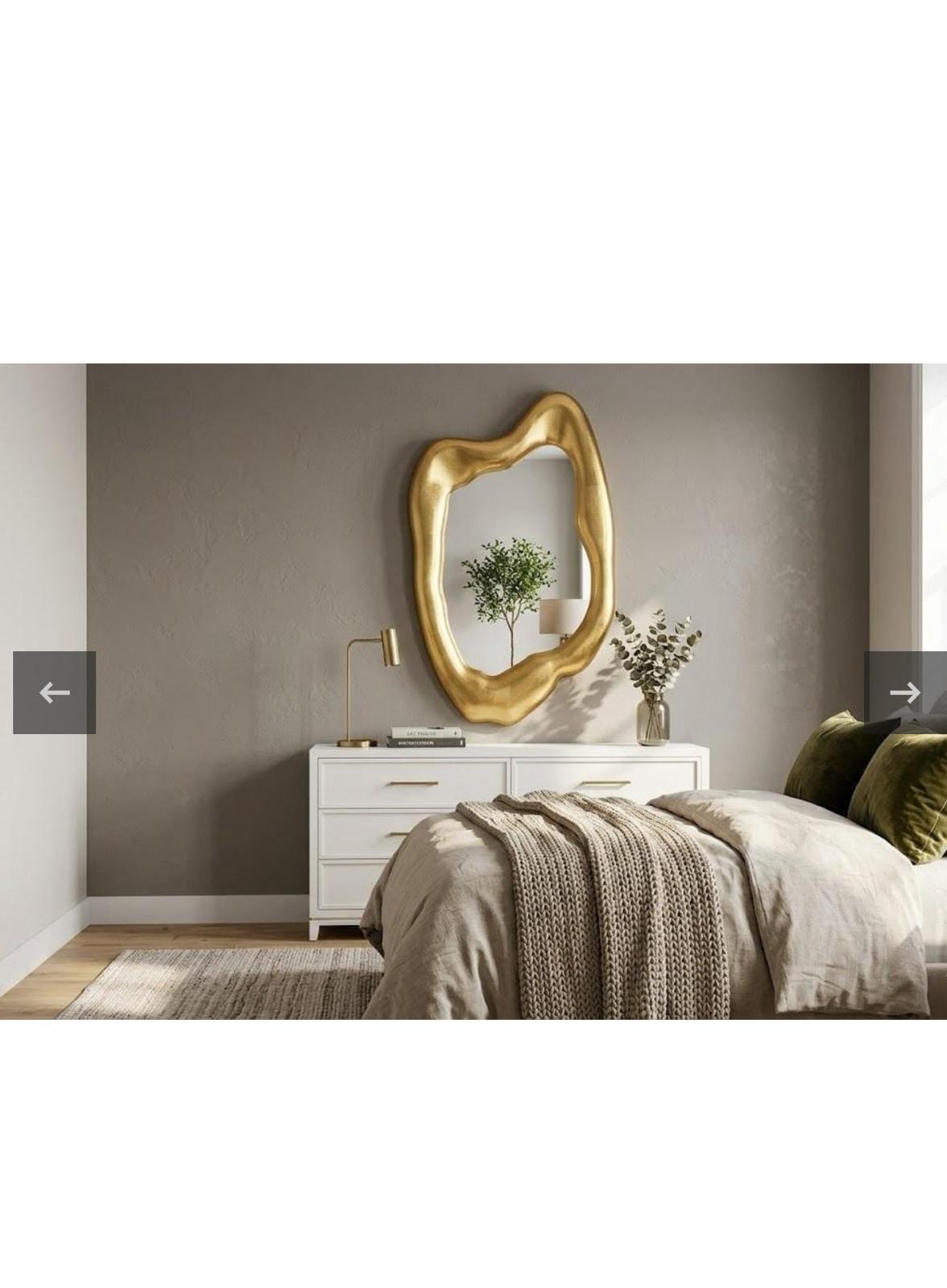 Oglindă decorativă organică 60x90 cm, ramă poliuretan aurie metalizată, design asimetric